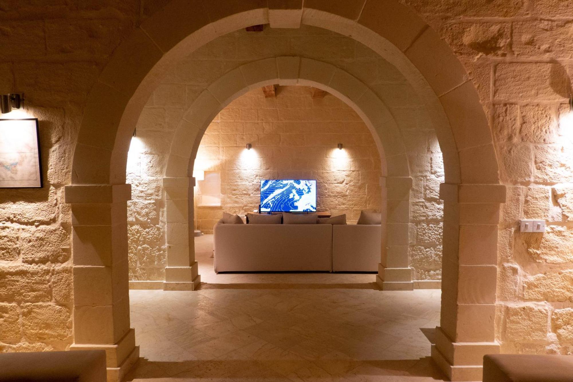 Onefifty * Xagħra